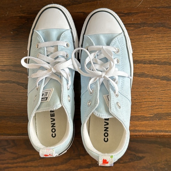 Very cool Converse sneakers! With twice! In time for spring weather! - Picture 4 of 4